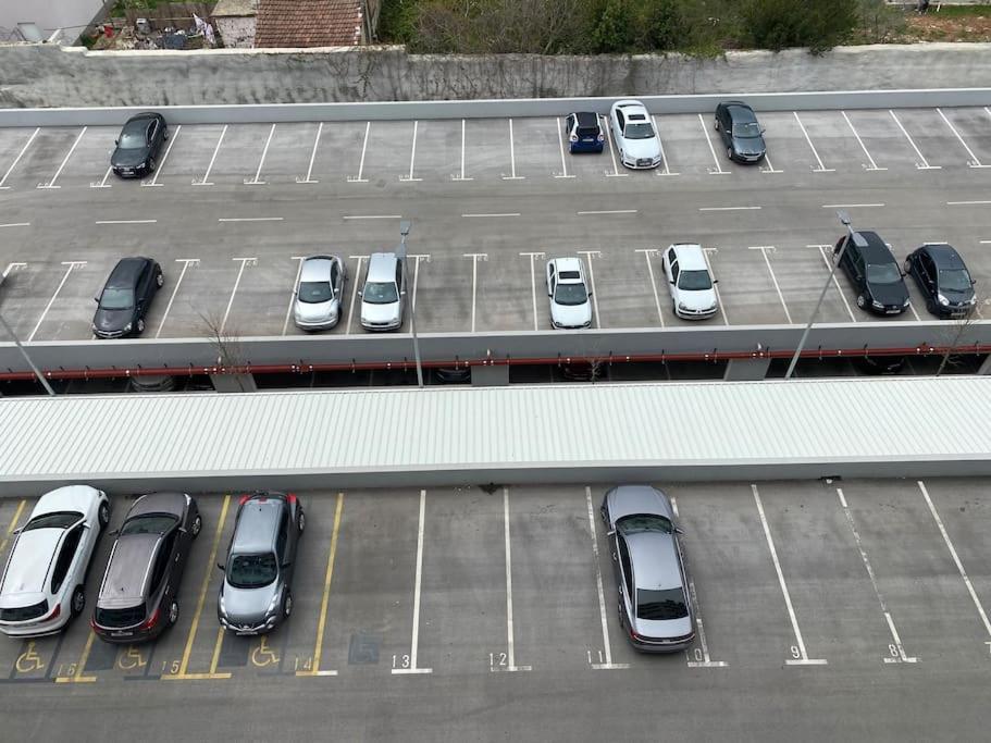 New Modern Apt Near Old Town - Private Parking Zadar Buitenkant foto