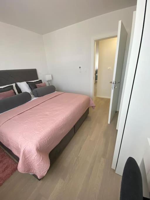 New Modern Apt Near Old Town - Private Parking Zadar Buitenkant foto